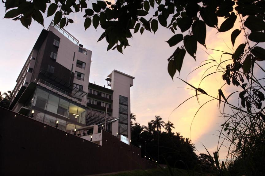 Copper Folia Hotel Kozhikode Bagian luar foto