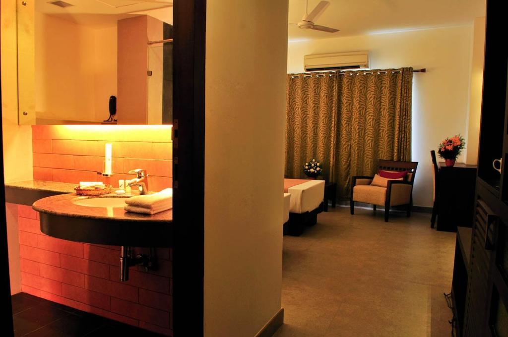 Copper Folia Hotel Kozhikode Bagian luar foto