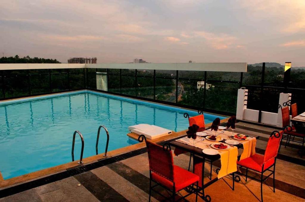 Copper Folia Hotel Kozhikode Bagian luar foto